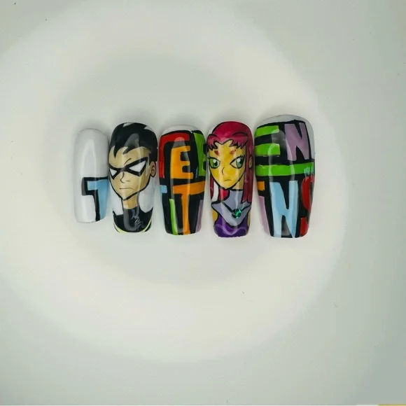 Custom Teen Titan press on nails.